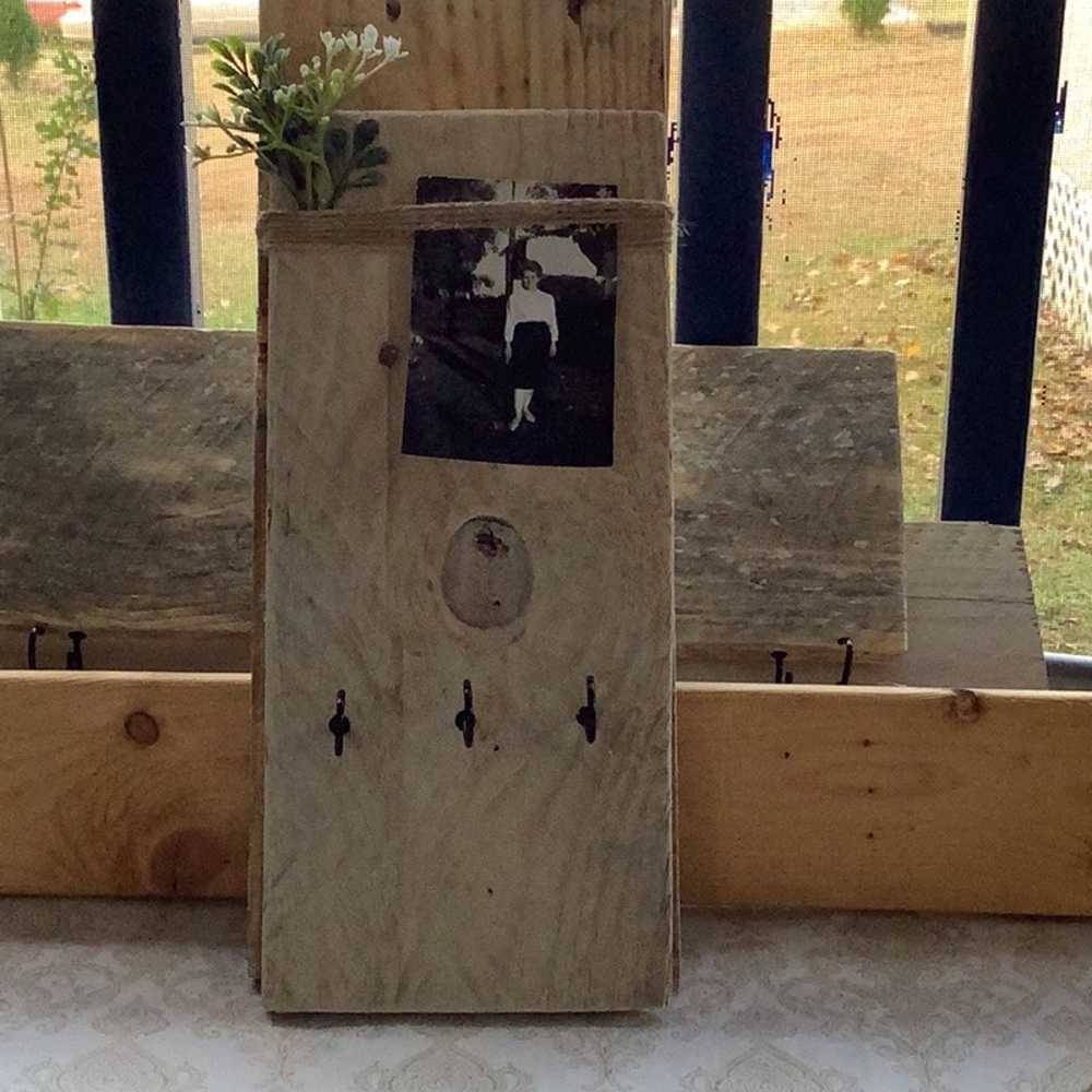 Rustic key holder also holds picture